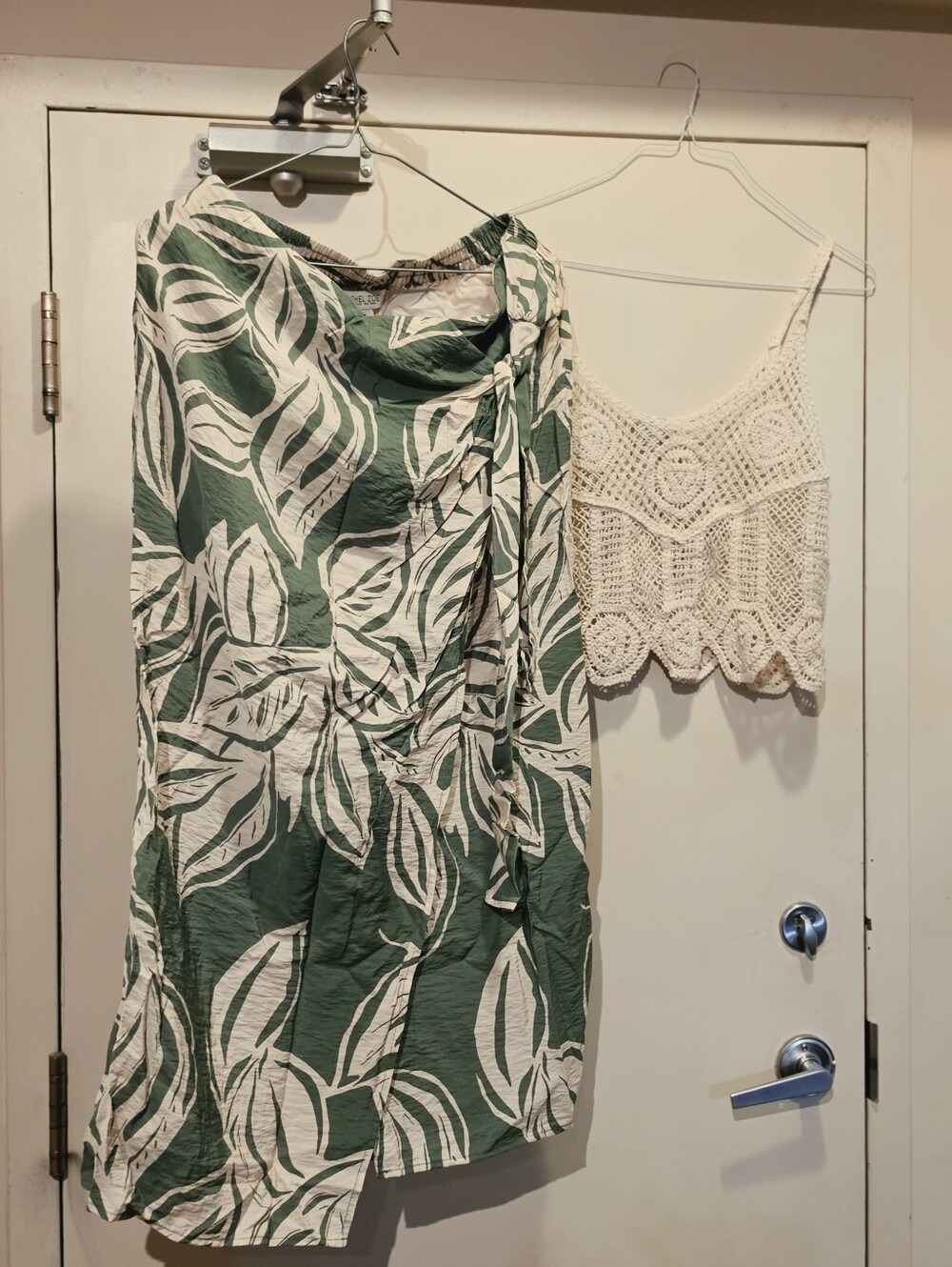 Rachel ZOE - Green and White Tropical Print Wrap Skirt